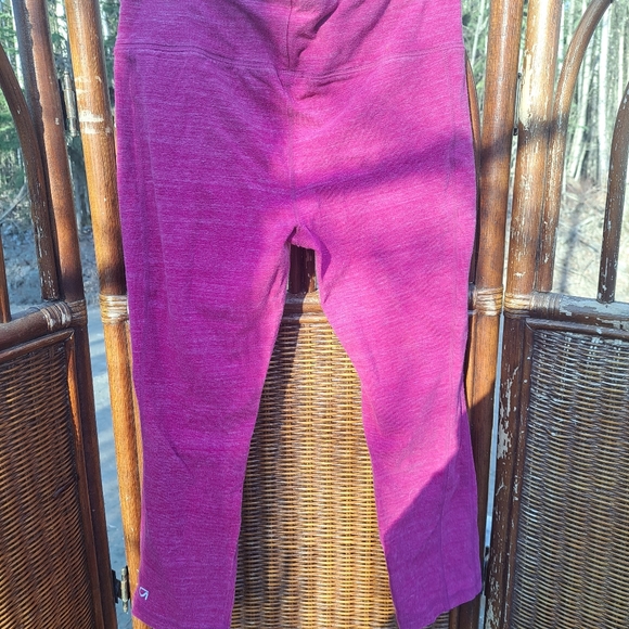 GapFit gfast medium leggings 💗 - Picture 3 of 5